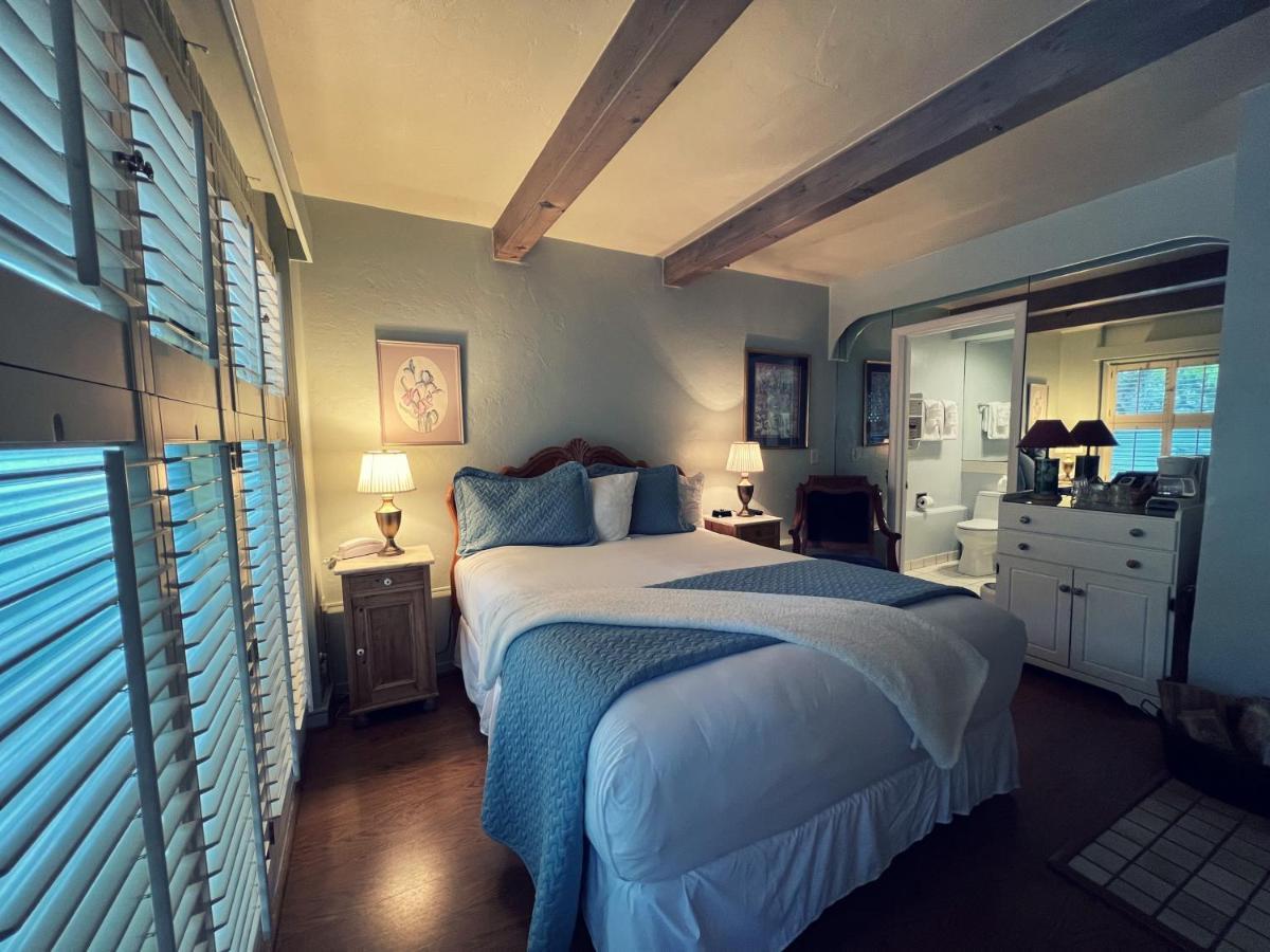 Carmel Garden Inn Buitenkant foto