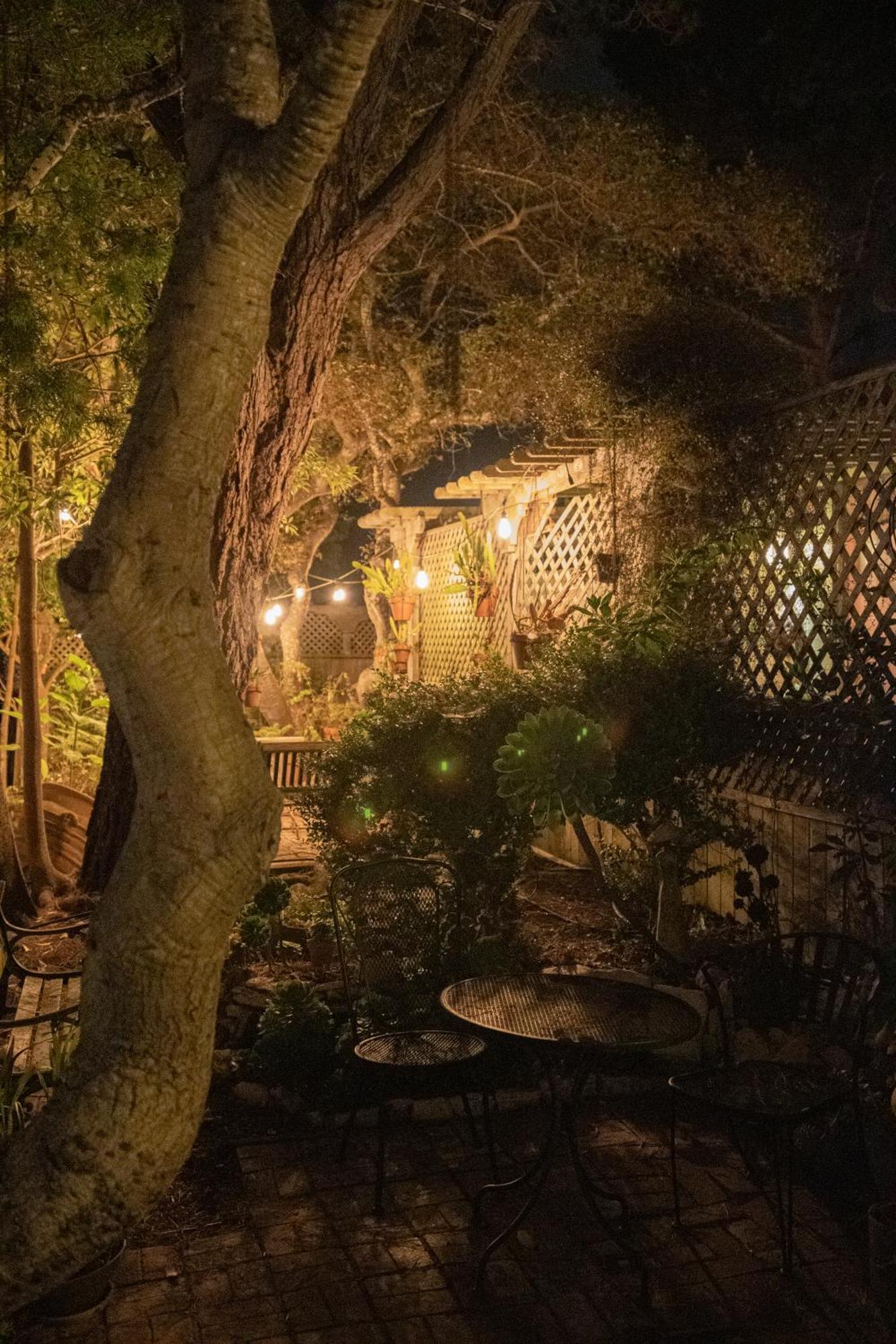 Carmel Garden Inn Buitenkant foto